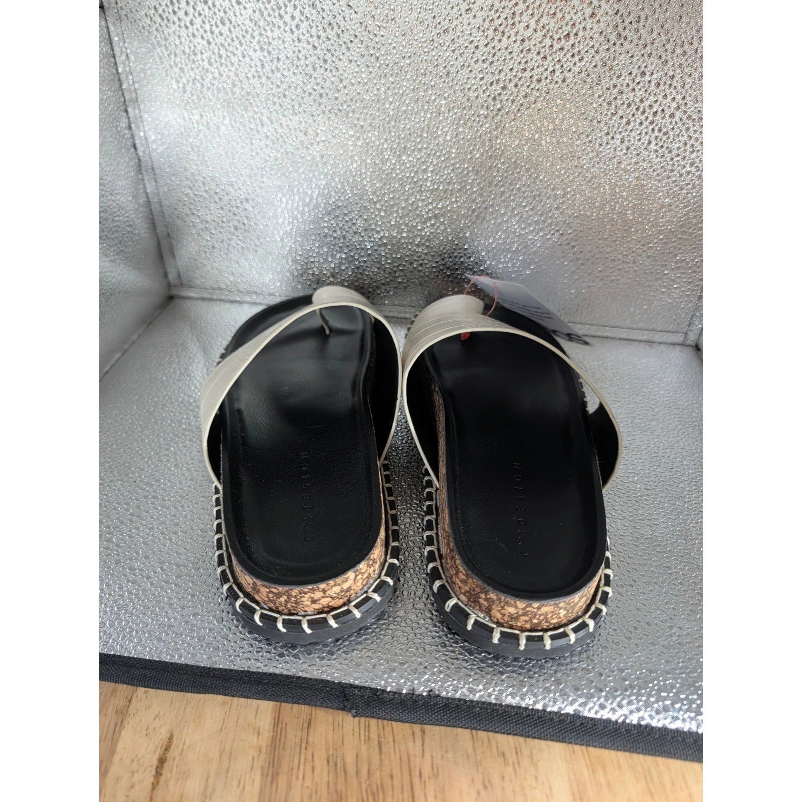 ASOS DESIGN Women's Croc-Effect Toe Loop Slide Sandals Off White – US 7 / EU 38 New