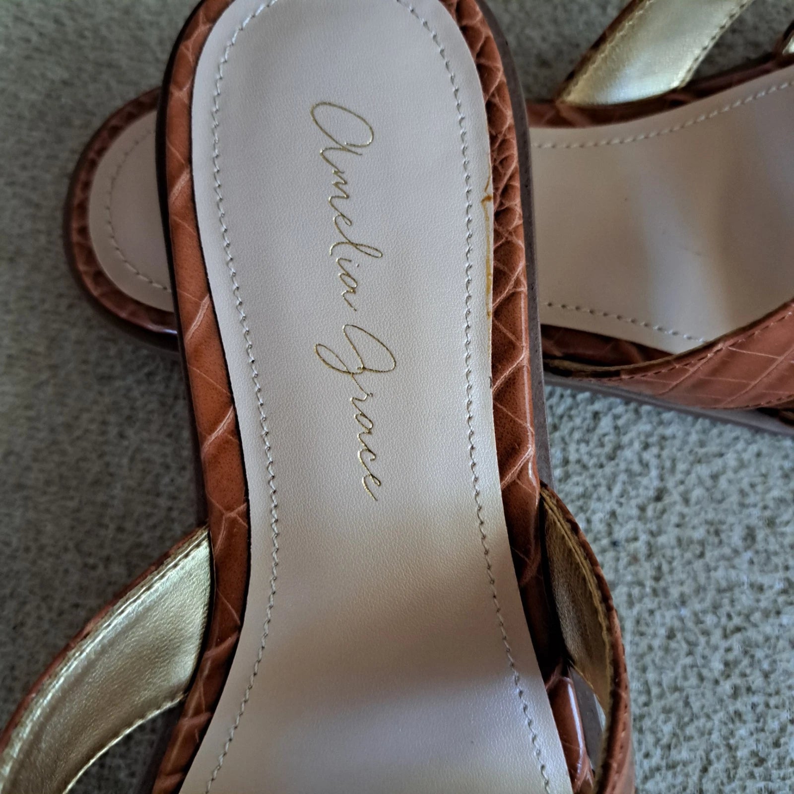 Amelia Grace Women's Croc-Embossed Slide Sandals Brown – Size 8M