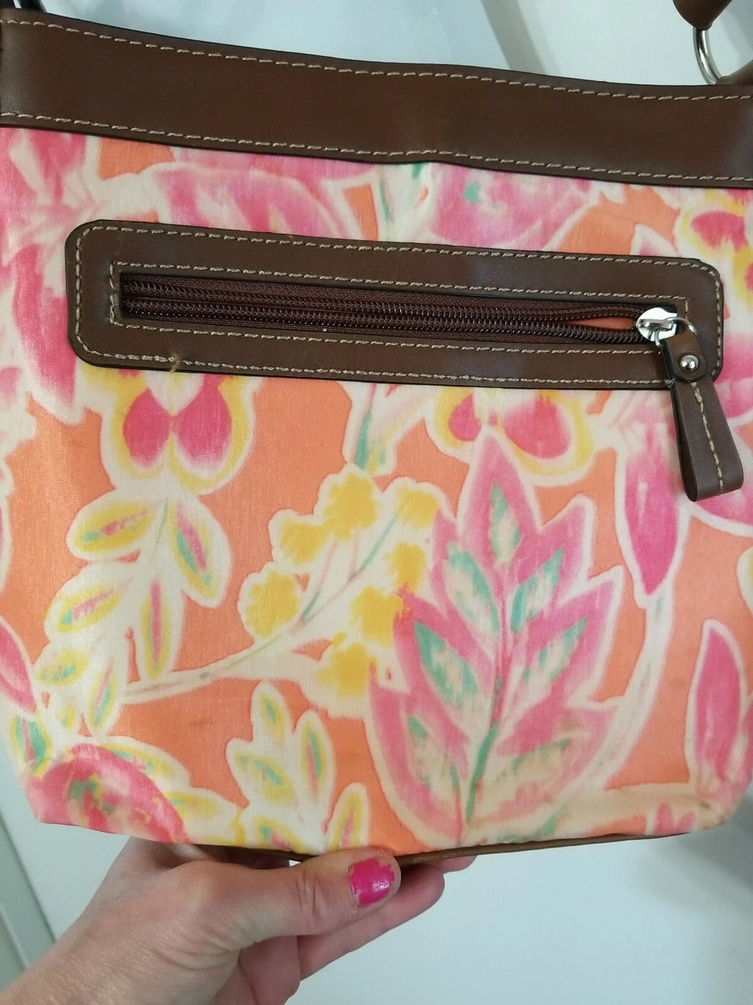 CHAPS Leather Floral Crossbody Handbag – Adjustable Strap Women's Shoulder Purse