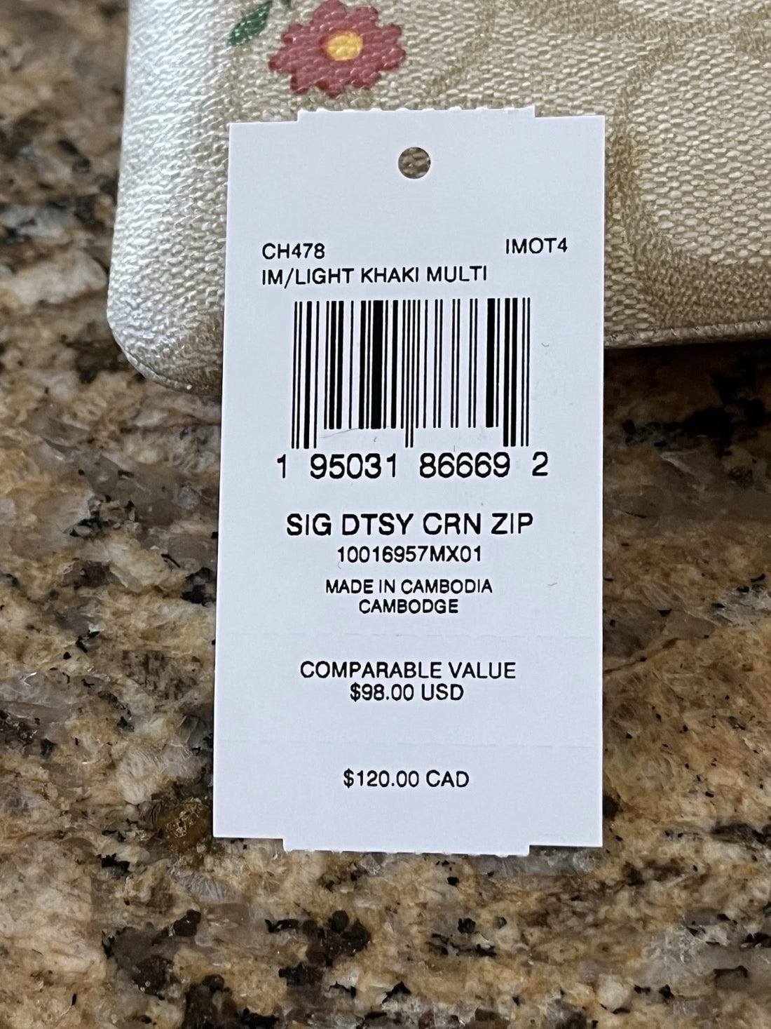 Coach Corner Zip Signature Daisy Print Wristlet – Authentic Designer Zip Wallet, NWT