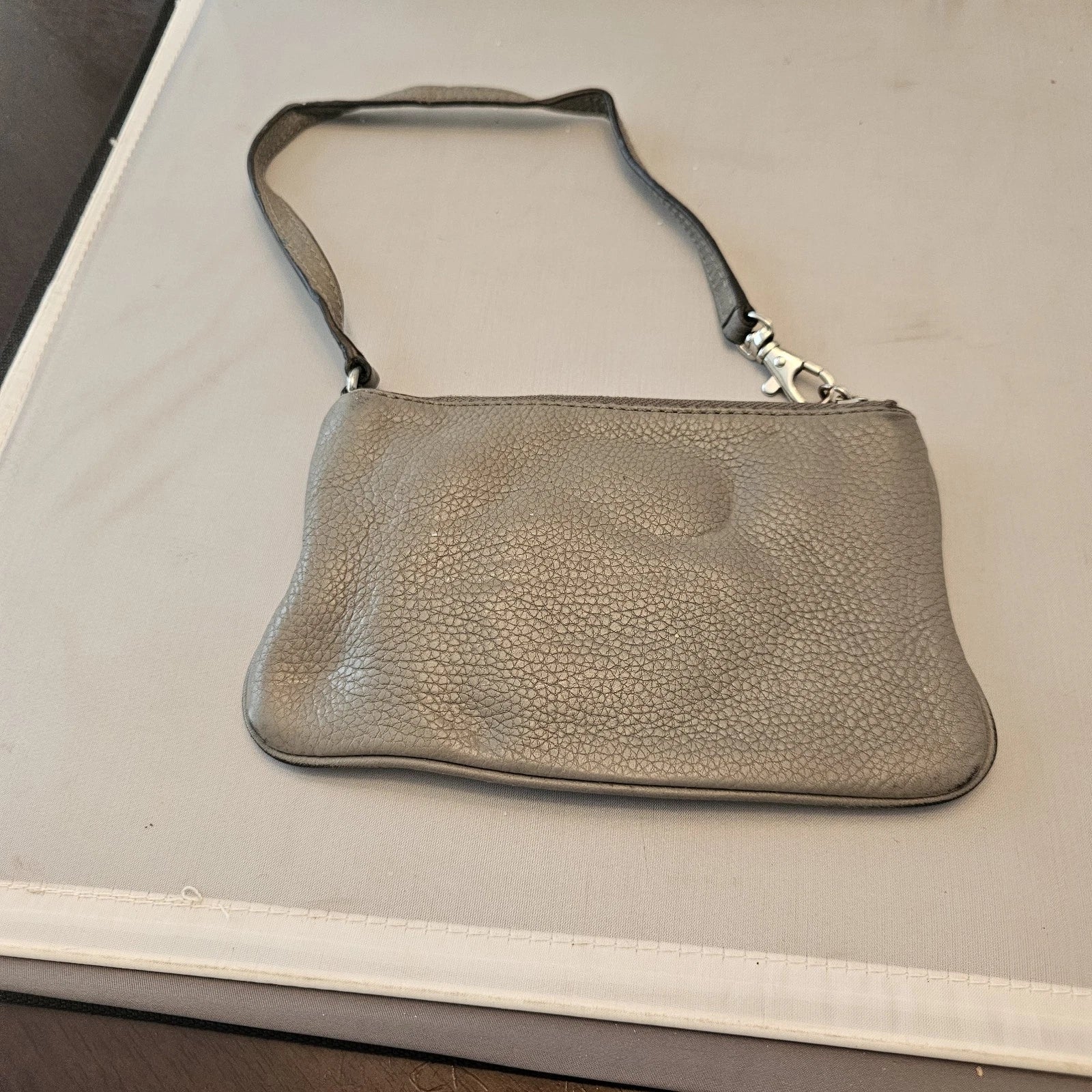 Michael Kors MK Gray Textured Leather Wristlet Wallet Handbag – Zip Closure