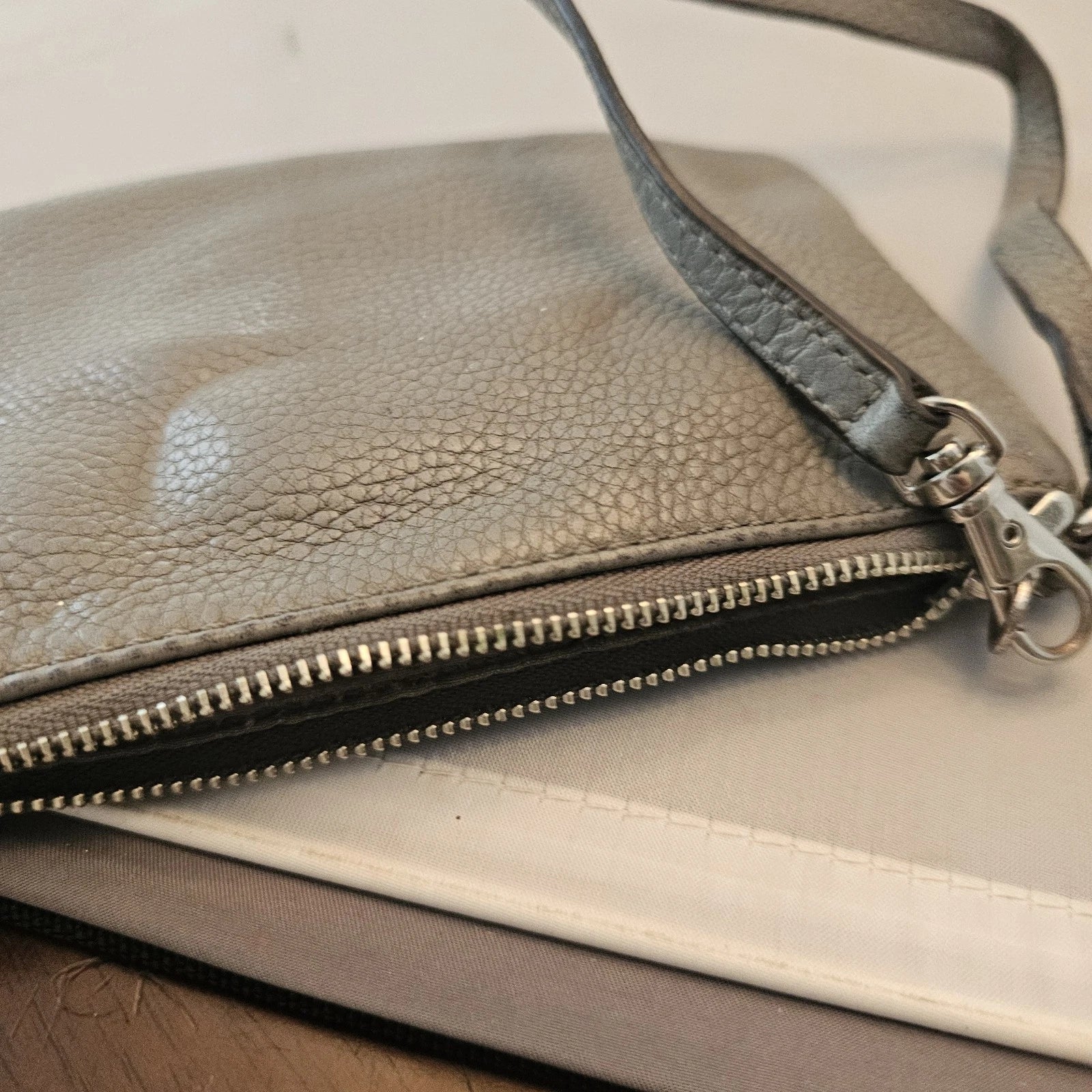 Michael Kors MK Gray Textured Leather Wristlet Wallet Handbag – Zip Closure