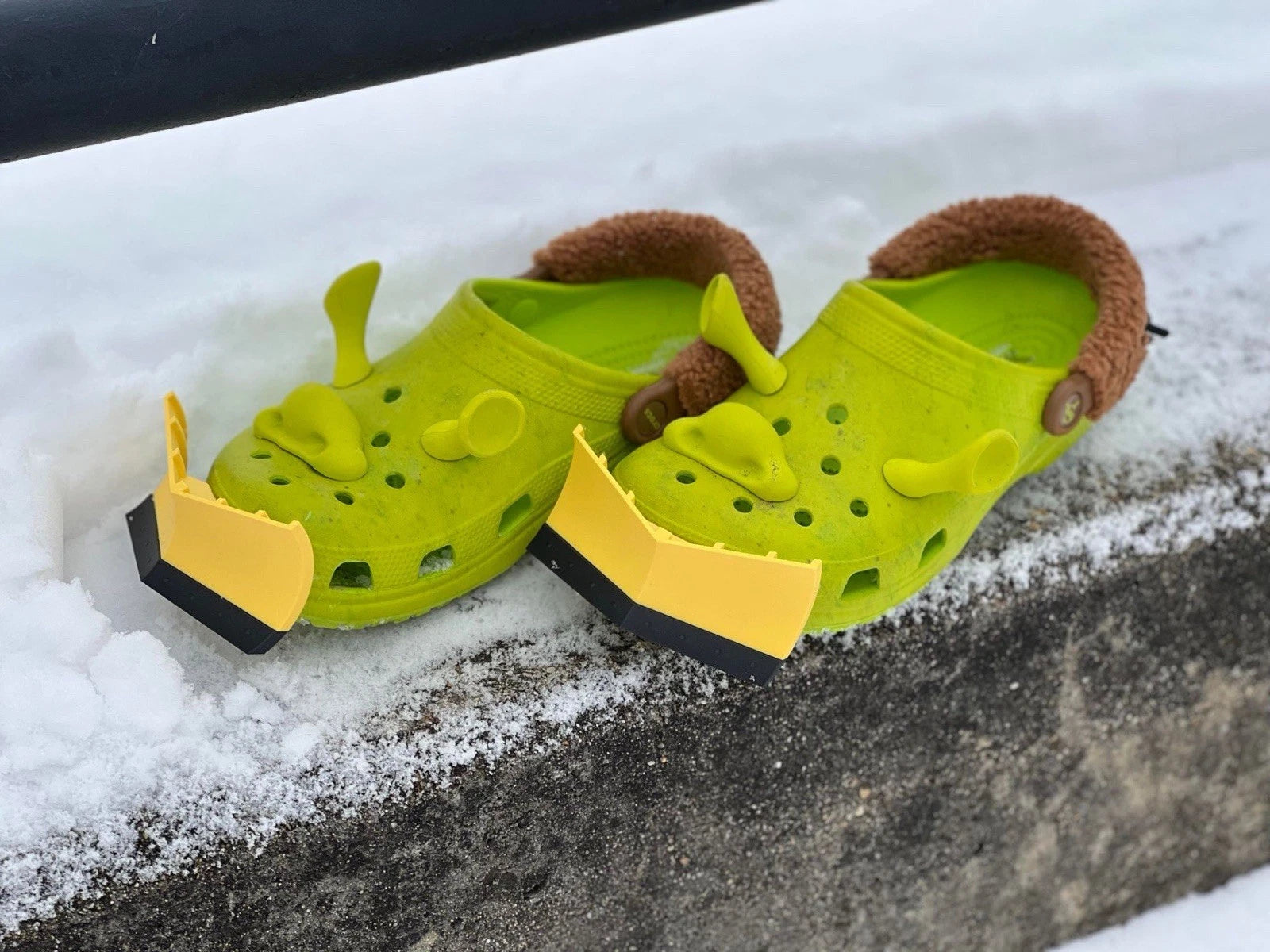 Snow V-Plow for Crocs Classic Clogs – Unisex Waterproof Winter Shoe Accessory