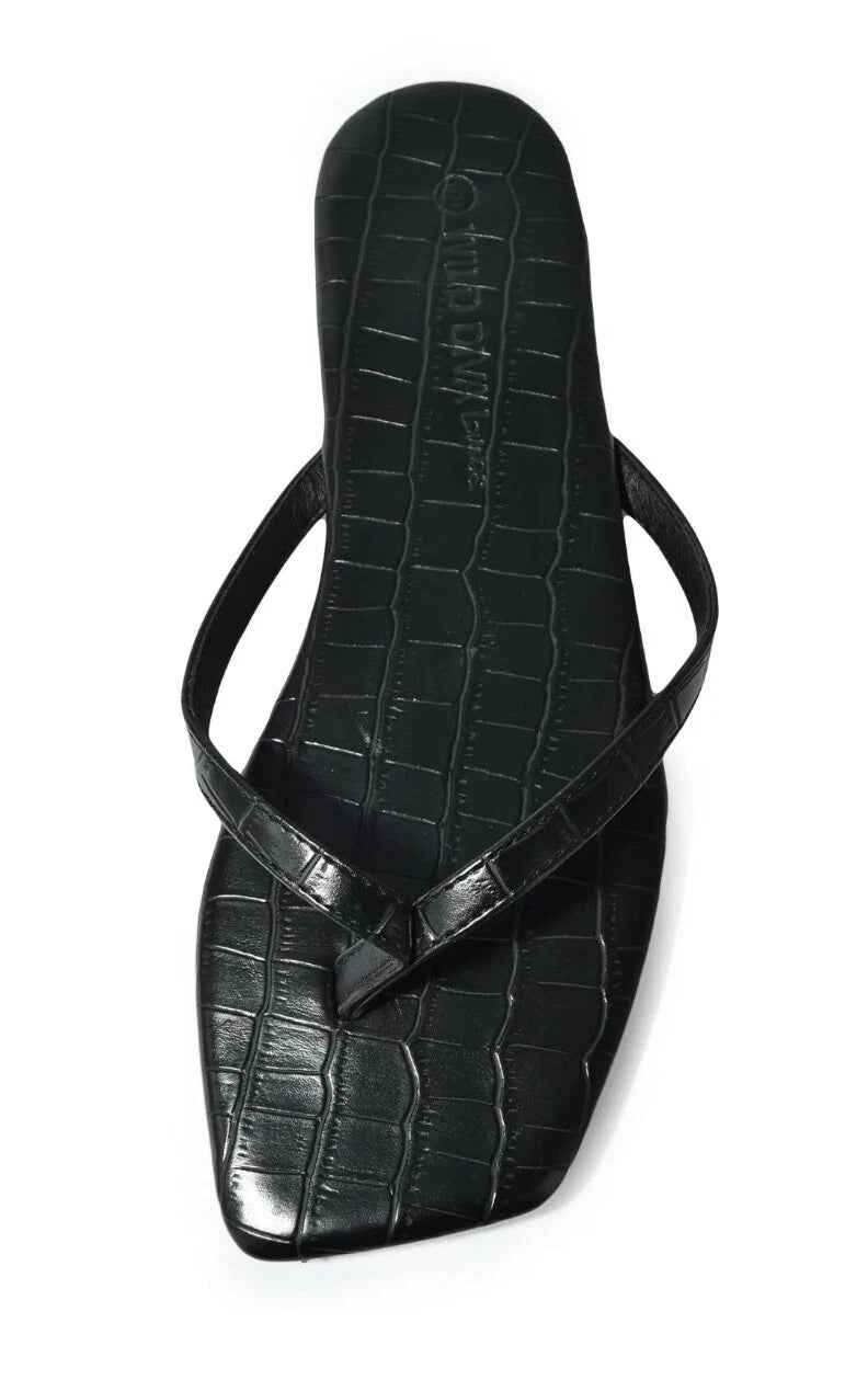 Wild Diva ANNIE-01 Women's Thong Sandals Black – Croc Embossed Square Toe, Size 6.5 NIB