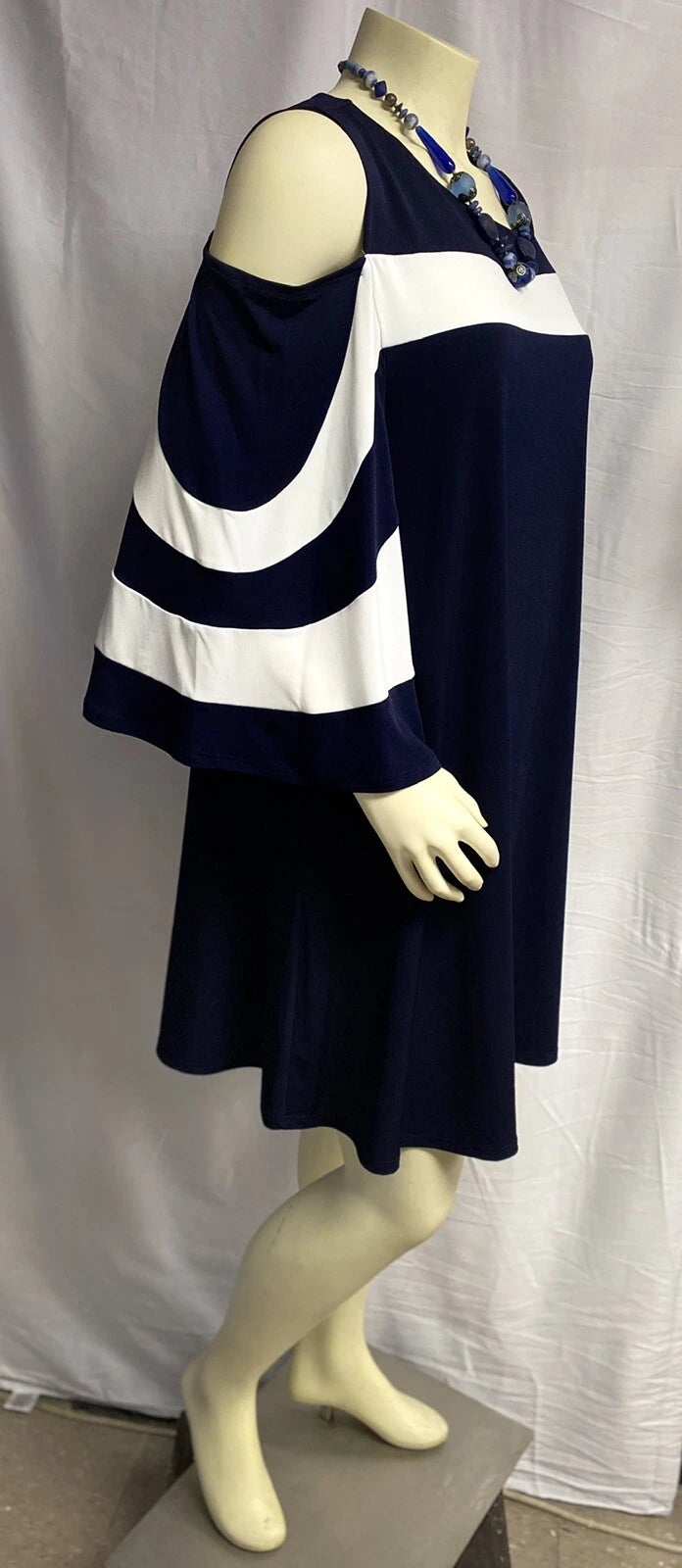 Women's Navy Blue White Color Block Cold Shoulder Shift Dress