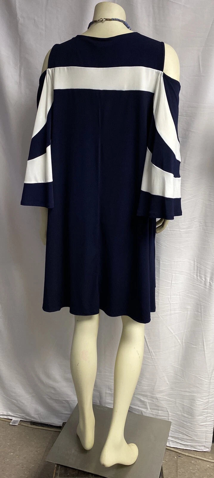 Women's Navy Blue White Color Block Cold Shoulder Shift Dress