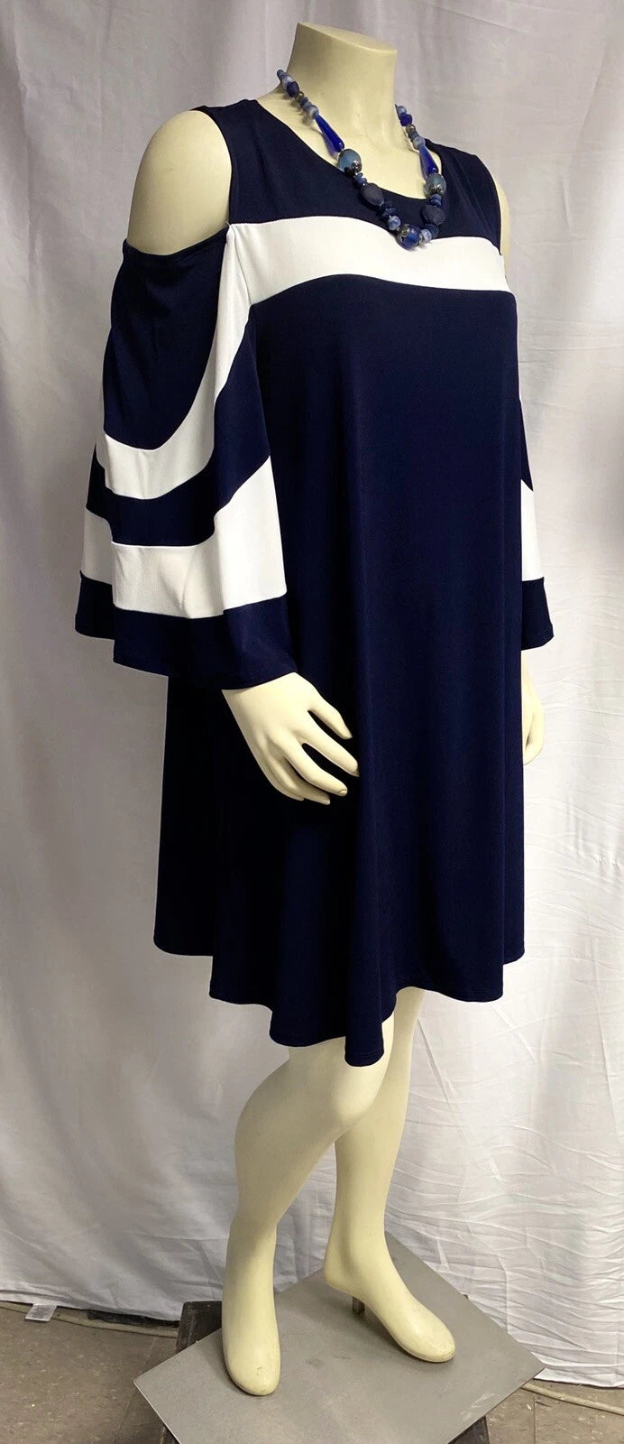 Women's Navy Blue White Color Block Cold Shoulder Shift Dress