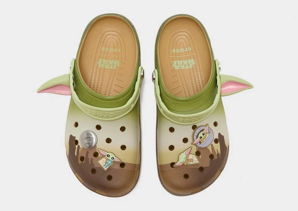 Crocs Star Wars Grogu Classic Clog Men's Trainer Green - image 3