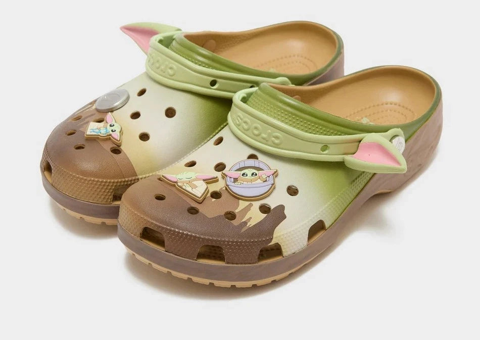 Crocs Star Wars Grogu Classic Clog Men's Trainer Green - image 2