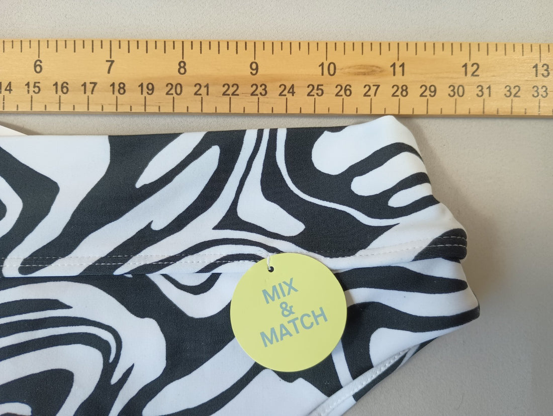 Forever 21 Small Black White Swim Bikini Bottoms Stretch Hygienic Liner