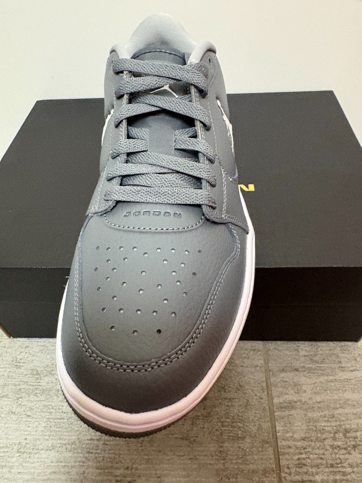 Nike Joran Court Connect Low Mens Basketball Sports Shoe Sneaker Gray White - Image 3