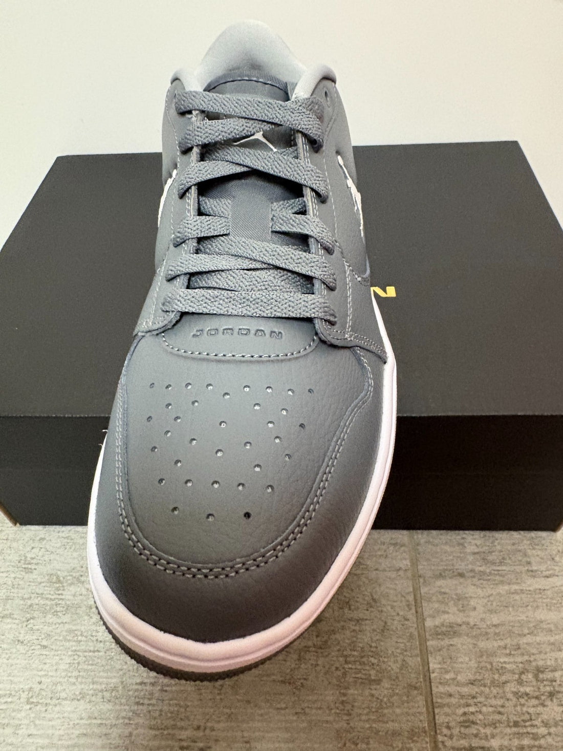 Nike Joran Court Connect Low Mens Basketball Sports Shoe Sneaker Gray White - Image 3