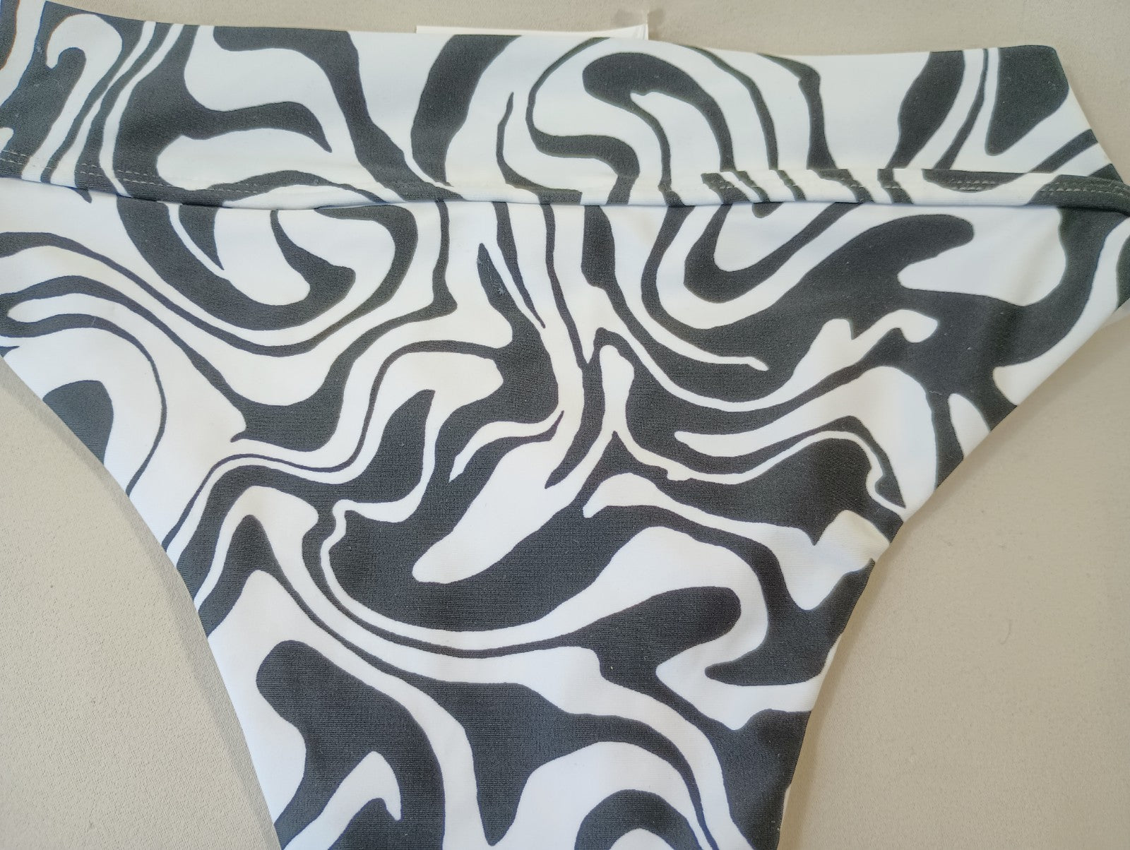Forever 21 Small Black White Swim Bikini Bottoms Stretch Hygienic Liner