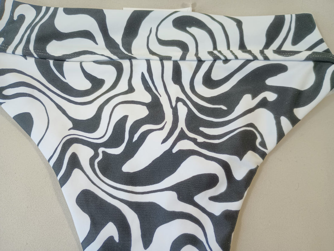 Forever 21 Small Black White Swim Bikini Bottoms Stretch Hygienic Liner