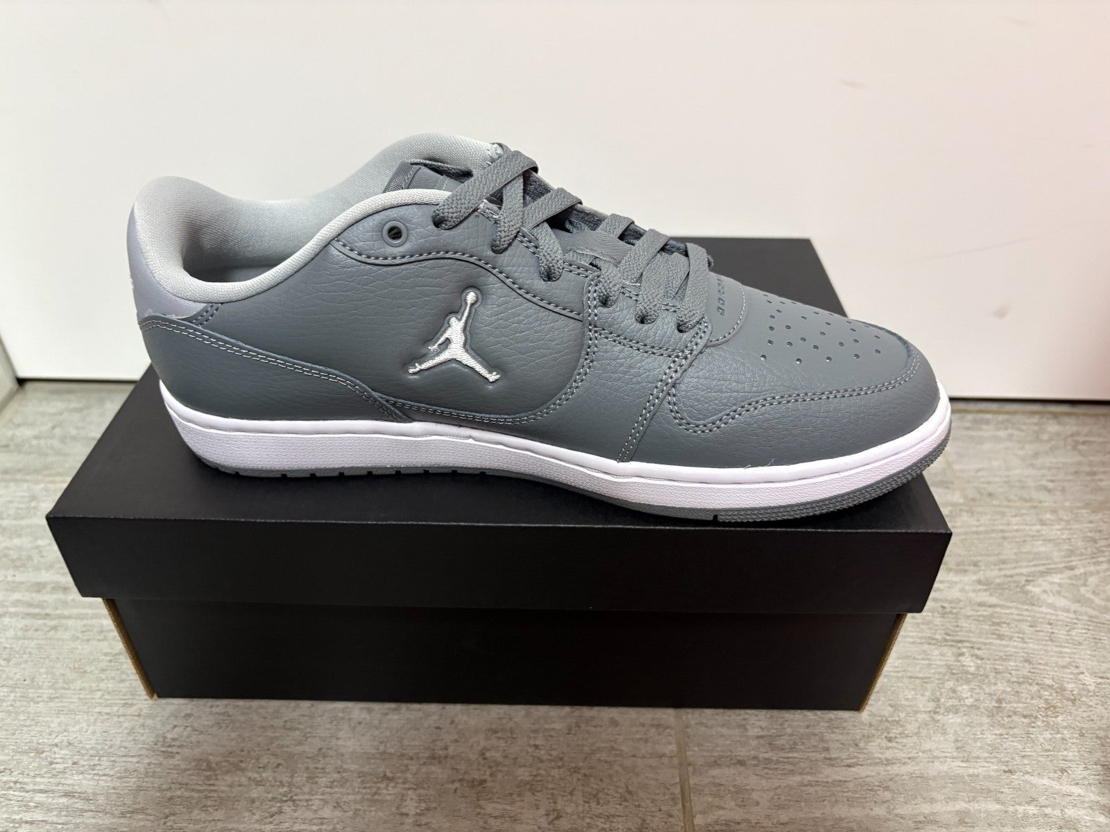 Nike Joran Court Connect Low Mens Basketball Sports Shoe Sneaker Gray White - Image 4